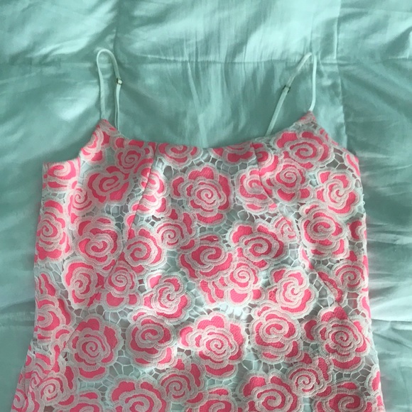 Two Toned Exploded Lace Pullover Dress - Picture 2 of 5